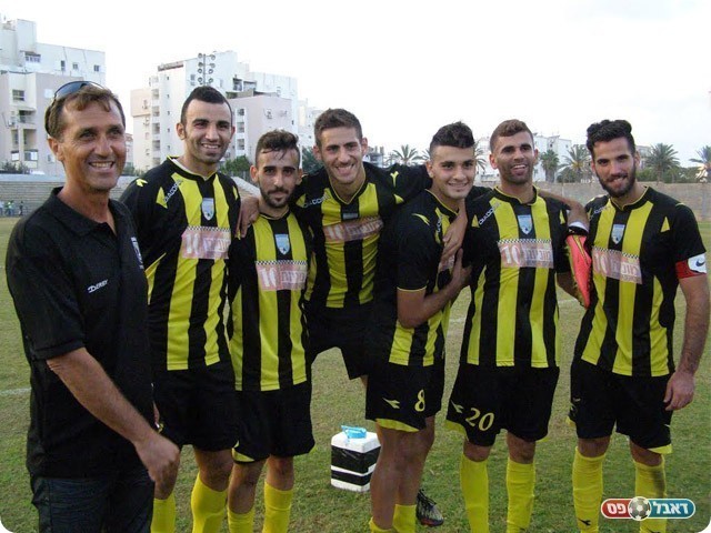 שחקני נהריה בסיום (אמיר שיבי)